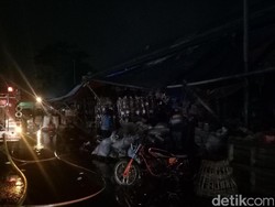 Kebakaran di Pasar Kramat Jati Padam, Sekitar 90 Kios Terbakar