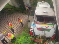 Sopir Mengantuk Diduga Penyebab Bus Terjun ke Kolong Tol Merak