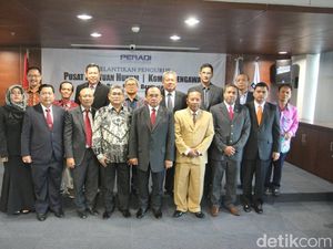 Peradi Pecat 12 Advokat Nakal