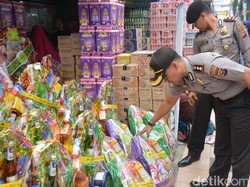 Polisi Pekanbaru Sidak Penjual Parsel dan Minuman Kaleng
