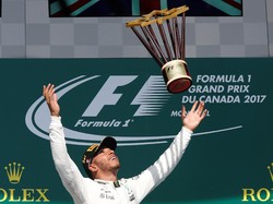 Hamilton Menang, Mercedes Finis 1-2