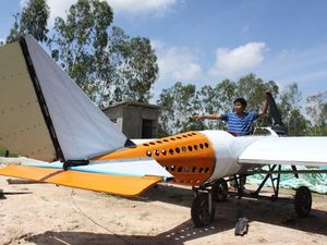 Keren! Pria di Kamboja Bikin Pesawat Hanya Modal Nonton Youtube