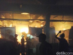 Kebakaran di Pasar Induk Kramat Jati Akibat Korsleting Listrik