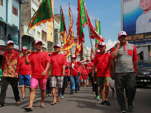 Wisatawan Antusias Saksikan #BakarTongkangFest 2017