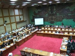 Sri Mulyani Cs Bahas Kerangka RAPBN 2018 di DPR