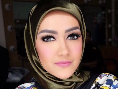 Foto: Mengenang Jupe Tampil Cantik Memakai Jilbab