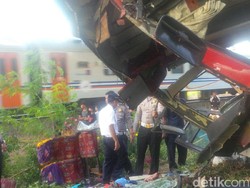 Sopir Bus Sempat 3 Kali Rem Sebelum Terjun ke Kolong Tol Merak