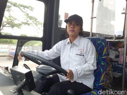 Mengenal Wulan, Sopir TransMusi yang Curi Perhatian Penumpang
