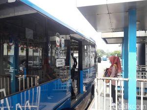 Ada Demo Buruh, Jalur TransJ Monas Ditutup