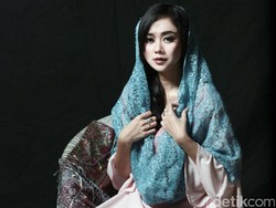 Terjun ke Dunia Hiburan, Aura Kasih Dapat Wejangan Khusus dari Orangtua