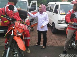 Bantu Pemudik, PMI Pekalongan Siaga 24 Jam