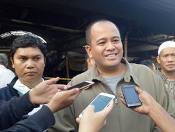 Pedagang Pasar Kramat Jati Disediakan Penampungan Sementara