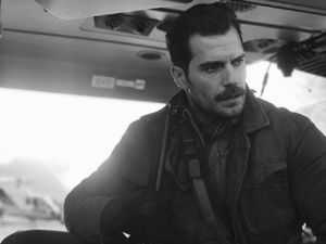 Henry Cavill Dikabarkan Bermasalah dengan Kumis Syuting Justice League Henry Cavill Dikabarkan Bermasalah dengan Kumis Syuting Justice League