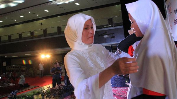 Buka Puasa Bersama 10.000 Anak Negeri