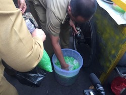 Tim BPOM Temukan Takjil Berbahan Pewarna Kertas di Rawamangun