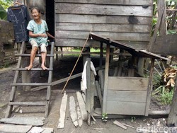 Tak Layak Huni, Rumah Nenek Zubaidah Dibedah Polisi
