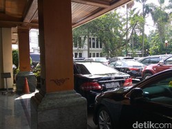 Sambangi Kantor Kemenkopolhukam, Sejumlah Menteri Ikuti Rakor
