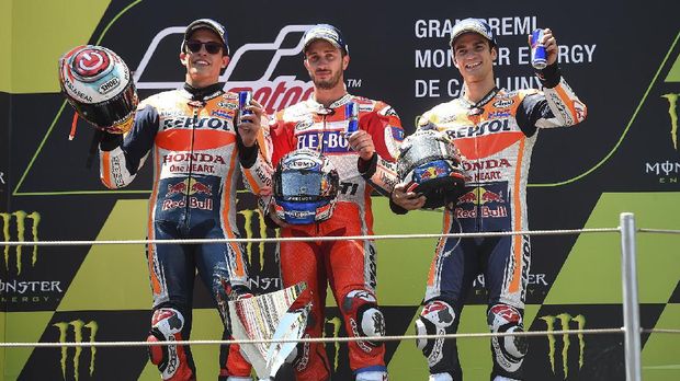 Dani Pedrosa (kanan) memutuskan hengkang dari Repsol Honda akhir musim ini. (
