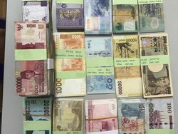 Penampakan Uang Asing yang Disita BNN dari Jaringan Freddy Budiman