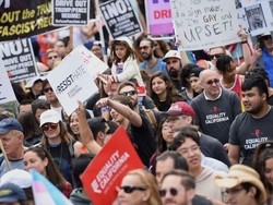 Ribuan Orang Warga AS Gelar Unjuk Rasa Dukung Hak-hak LGBT