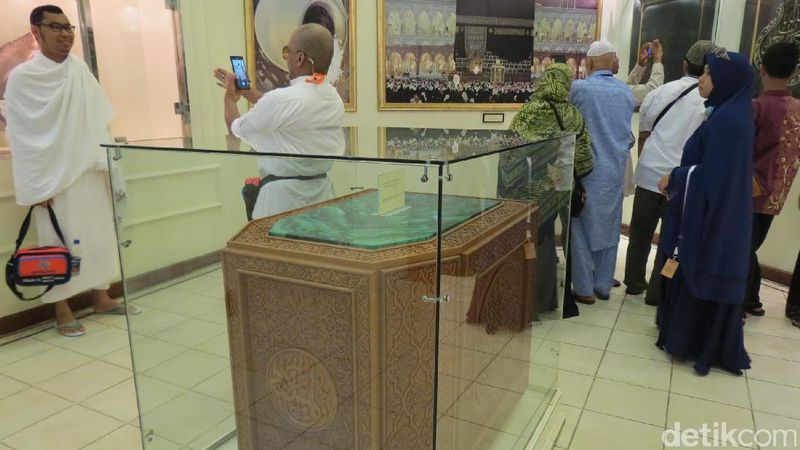 Penasaran dengan Isi Ka'bah? Ini dia Penampakannnya GanSis!