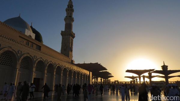 Keistimewaan Bagi Umat Islam, Melihat Sunrise di Masjid Nabawi