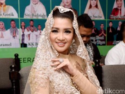 Jokowi-Prabowo Berpelukan, Fitri Carlina: Indahnya Kebersamaan