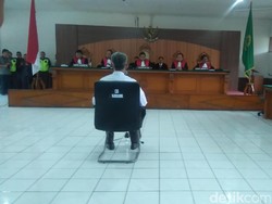 Buni Yani Didakwa Ubah Video Pidato Ahok dan Sebar Kebencian