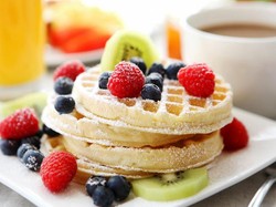 Nikmatnya Waffle dengan Topping Manis dan Gurih di 5 Tempat Ini