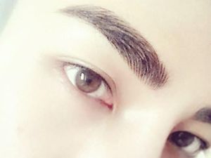 Tak Hanya Wanita, Kini Pria Juga Gemar Sulam Alis