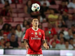 Meme-Meme Kocak dari Fans MU untuk Sambut Lindelof