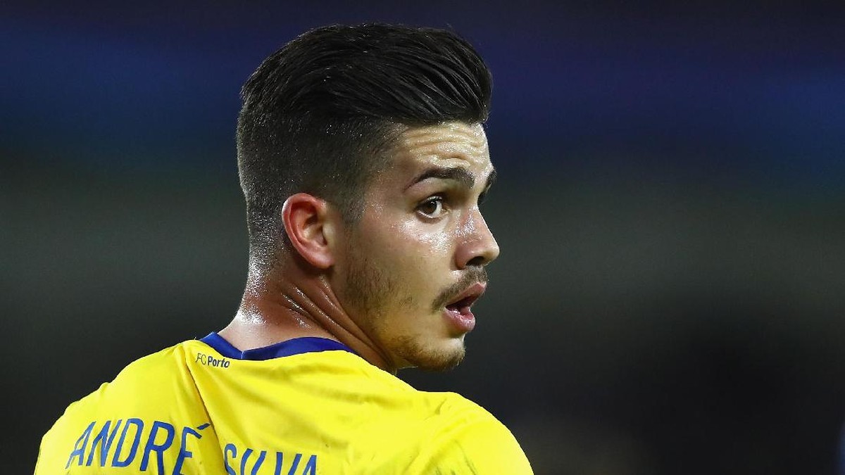 Andre Silva menjadi rekrutan keempat AC Milan di musim panas ini. (Foto: Dean Mouhtaropoulos/Getty Images)