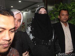 Bercadar, Firza Husein Penuhi Panggilan Polisi