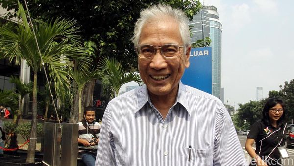 KPK Periksa Mantan Kepala BPPN Edwin Gerungan