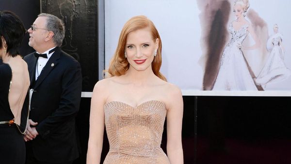 Foto: 15 Inspirasi Gaun Malam, Si Cantik Jessica Chastain