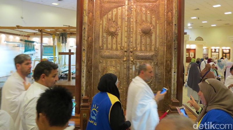 Penasaran dengan Isi Ka'bah? Ini dia Penampakannnya GanSis!