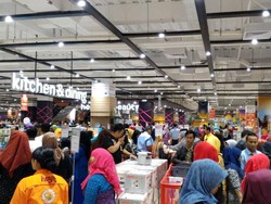 Buy 1 Get 1 Philips LED di Transmart Carrefour Star Square Manado