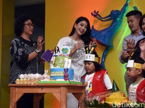 Karenina Sunny Rayakan HUT Bareng Girls Squad dan Anak-anak Penderita Kanker