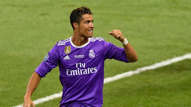 Ronaldo Tetap di Madrid dan Ingin Raih Lebih Banyak Trofi Ronaldo Tetap di Madrid dan Ingin Raih Lebih Banyak Trofi