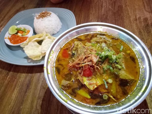 Aduh Sedapnya Sop Iga Garang Asem dengan Kuah Berempah Hangat
