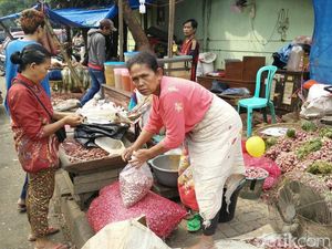 Pasca Kebakaran, Harga Bumbu Dapur di Pasar Kramat Jati Tak Naik