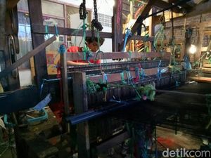 Ramadan, Produksi Kain Tenun Ikat Lamongan Naik 100 Persen
