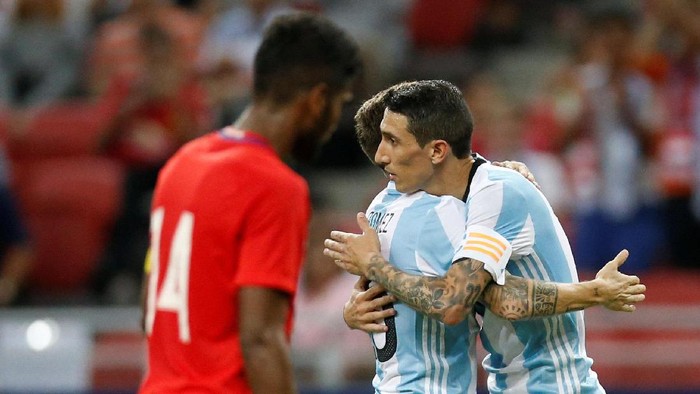 Tukaran Jersey dengan Dybala-Di Maria di Jeda Babak, Pemain Singapura Dikritik