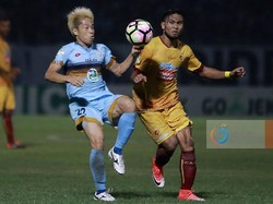 Ketangguhan Double Pivot Persela Akan Sulitkan Persipura