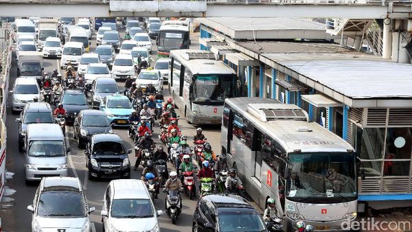 TransJ Tetap Beroperasi di Tengah Ancaman Mogok Kerja Karyawan