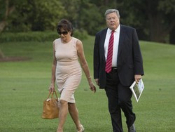 Ayah Melania Trump Datang ke Gedung Putih Bikin Netizen Terkejut, Ada Apa?
