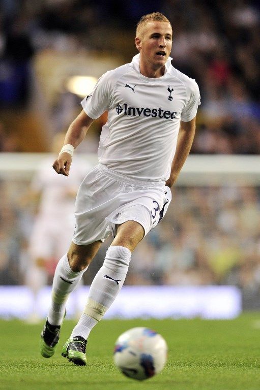 Tottenham Hotspur's Harry Kane controls the ball during their UEFA Europa League play-off 2nd leg football match against Heart of Midlothian at White Hart Lane in London, England on August 25, 2011. AFP PHOTO/GLYN KIRK / AFP PHOTO / GLYN KIRK