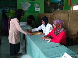 PT KAI Daops 9 Gelar Pasar Murah di Situbondo