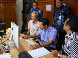 Gubernur Ganjar: Ada Penggunaan Surat Miskin Palsu di PPDB 2017 Gubernur Ganjar: Ada Penggunaan Surat Miskin Palsu di PPDB 2017