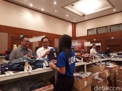 Dari Kaus Hingga Celana Levis Mulai Rp 50.000 di JCC